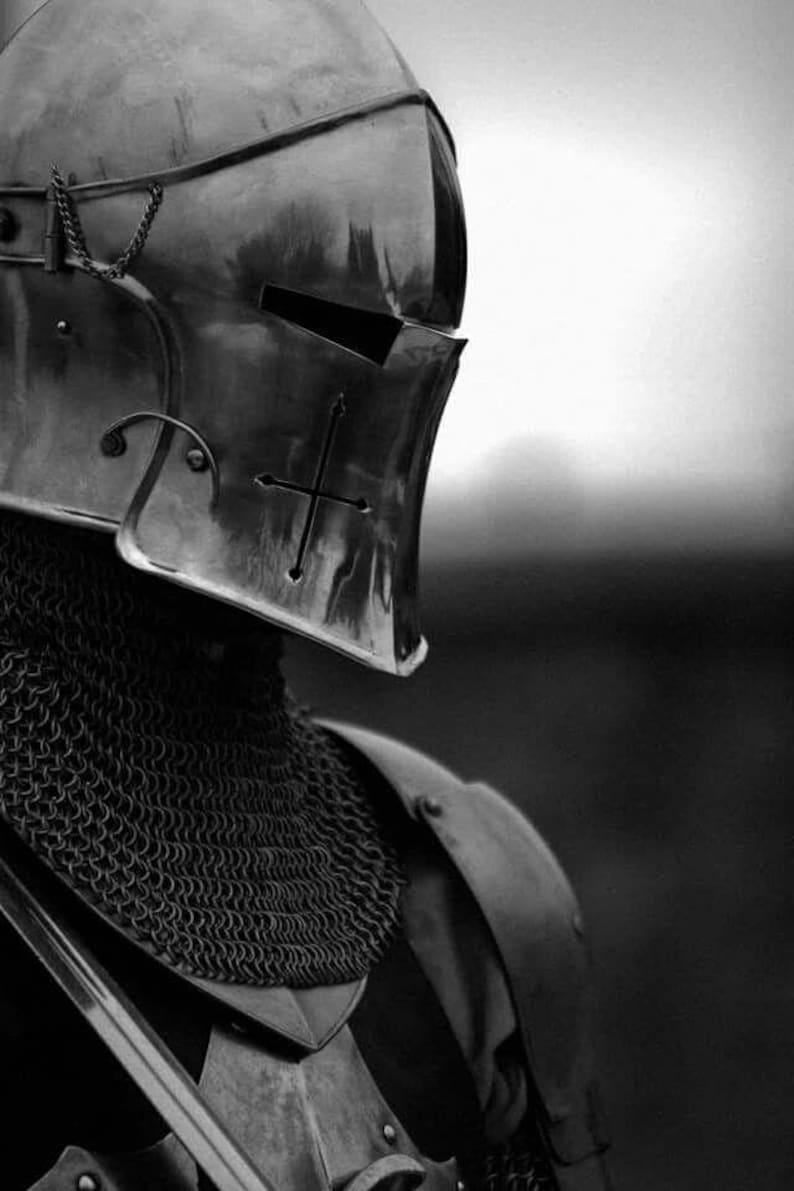 Complete battle-ready medieval knight armor suit ideal for LARP, cosplay, or display use.