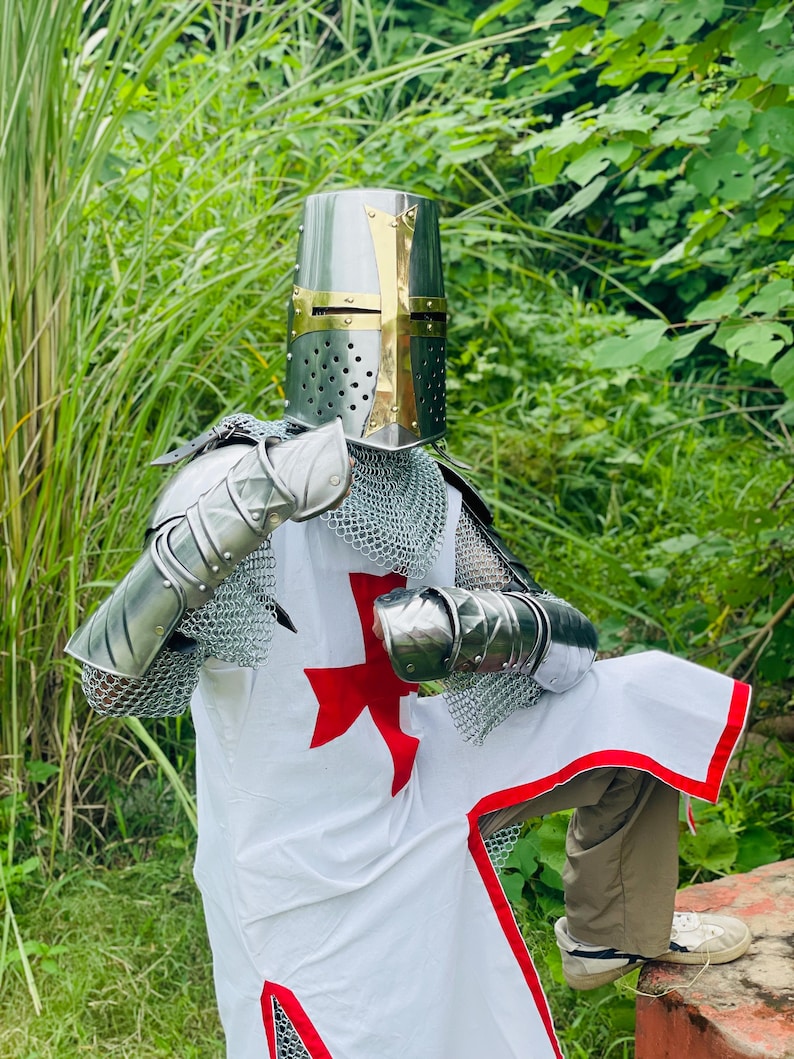 Crusader Combat Full Body Armor with pauldrons, gauntlets, and cloak