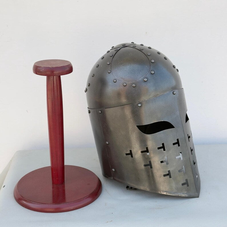 Crusader great helmet replica – ideal for LARP, cosplay, and historical reenactments