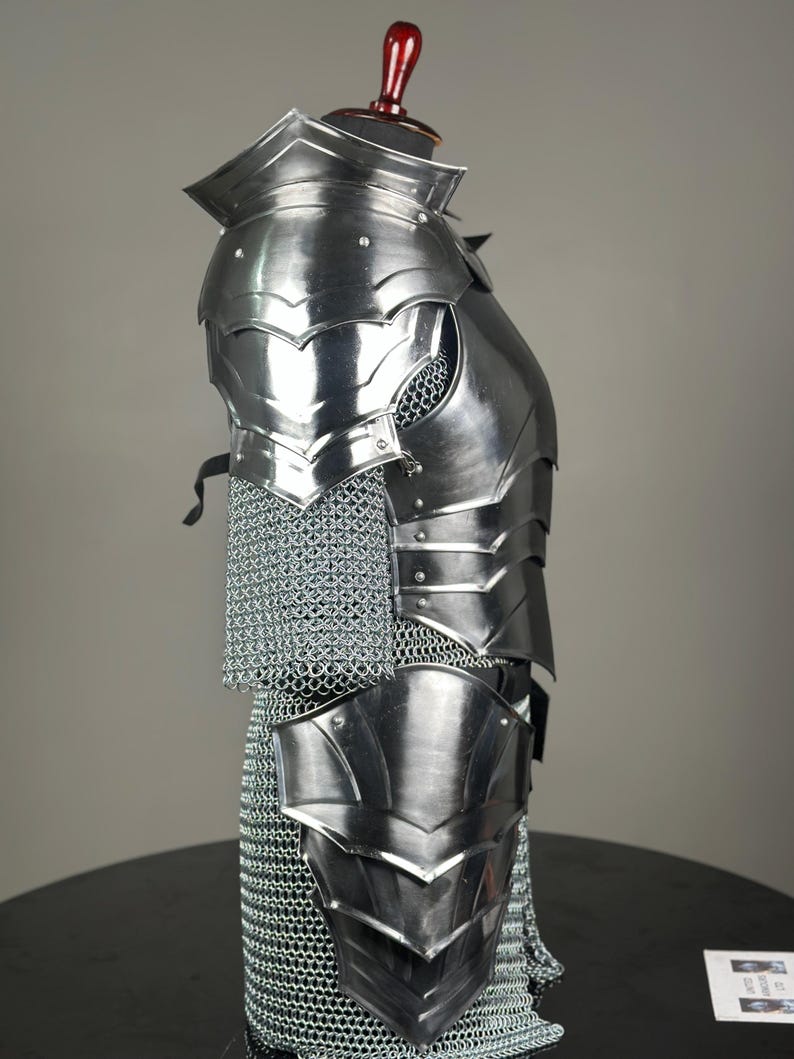 Mittelalterliche deutsche Ritterrüstung – Gotische Ganzkörperrüstung aus dem 14. Jahrhundert für LARP, Cosplay, Dekoration und Geschenke