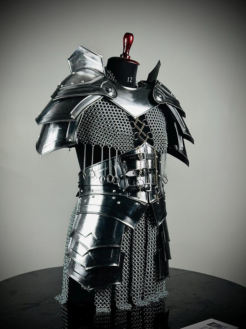 Mittelalterlicher Kürass-Rüstungsanzug für Damen – Ritter-Cosplay & LARP-Fantasy-Rüstung für Frauen