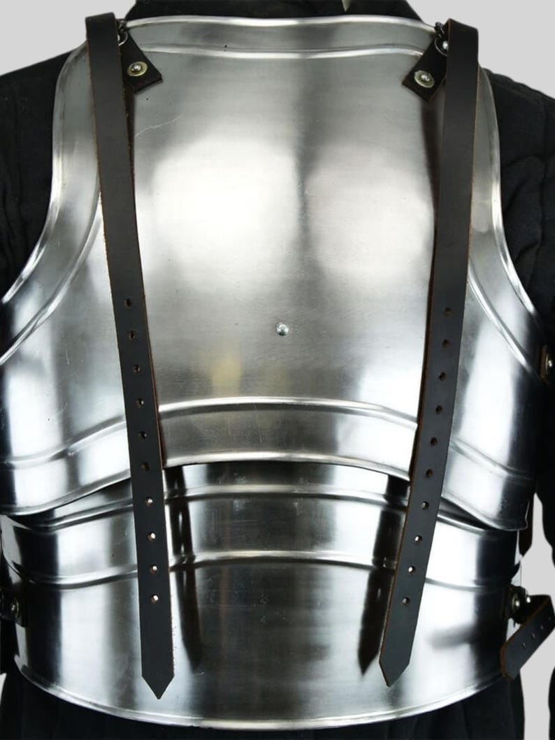 Full set of Medieval Knight Armor ideal for LARP, cosplay, and Halloween costume use