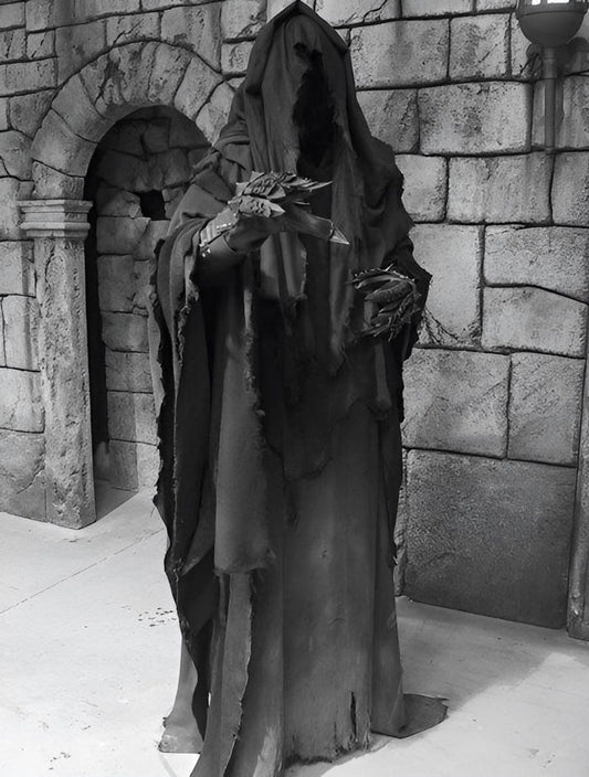 Front view of Nazgûl full costume featuring blackened armor, spiked pauldrons, and tattered cloak—perfect for LOTR cosplay or Halloween.