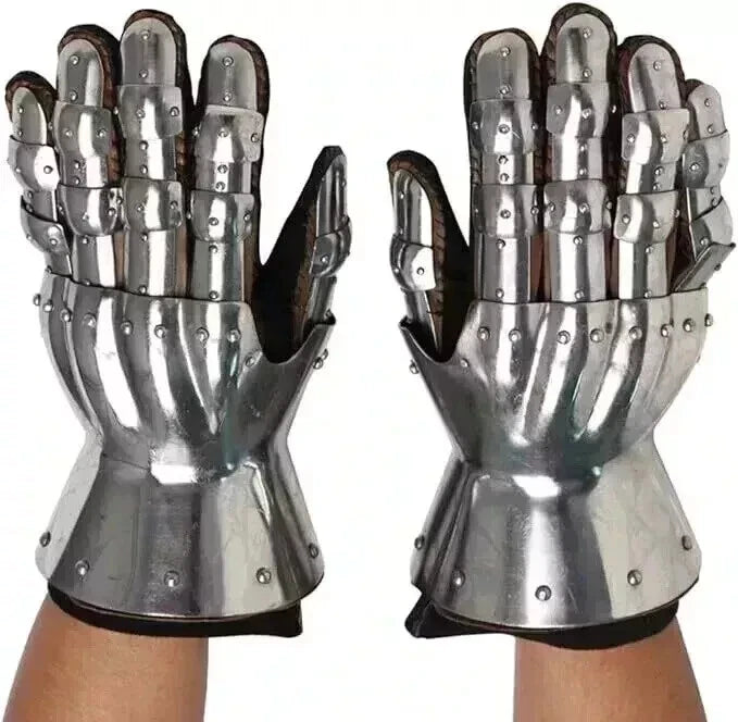 Metal Gothic Knight Gauntlets – Functional Medieval Armor Gloves for LARP & Cosplay