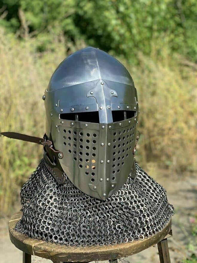 Wearable medieval helmet with chainmail, ideal for HMB, LARP, cosplay, and historical reenactments