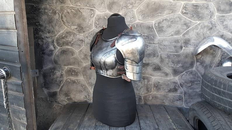 Zireael-inspired cosplay armor back plate and shoulder design