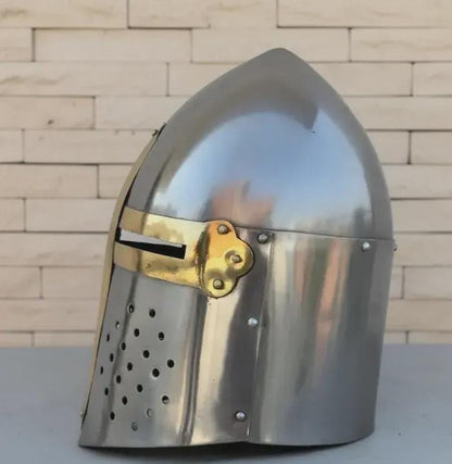 Crusader Templar knight armor display with authentic Gothic medieval craftsmanship and articulated steel plates