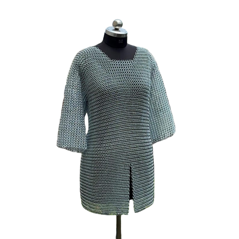 Female cosplay body harness made of durable steel chainmail – perfect for fantasy and medieval LARP armor