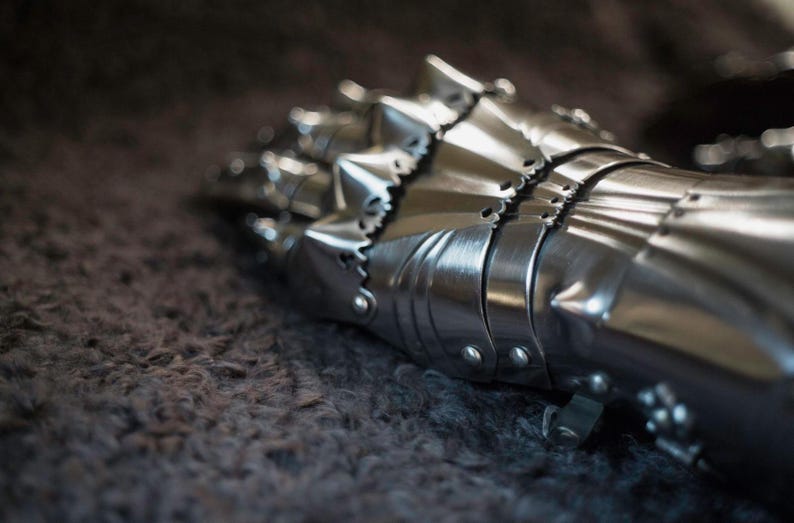 Close-up of Gothic Gauntlets – Premium Quality Medieval Armor Gloves
