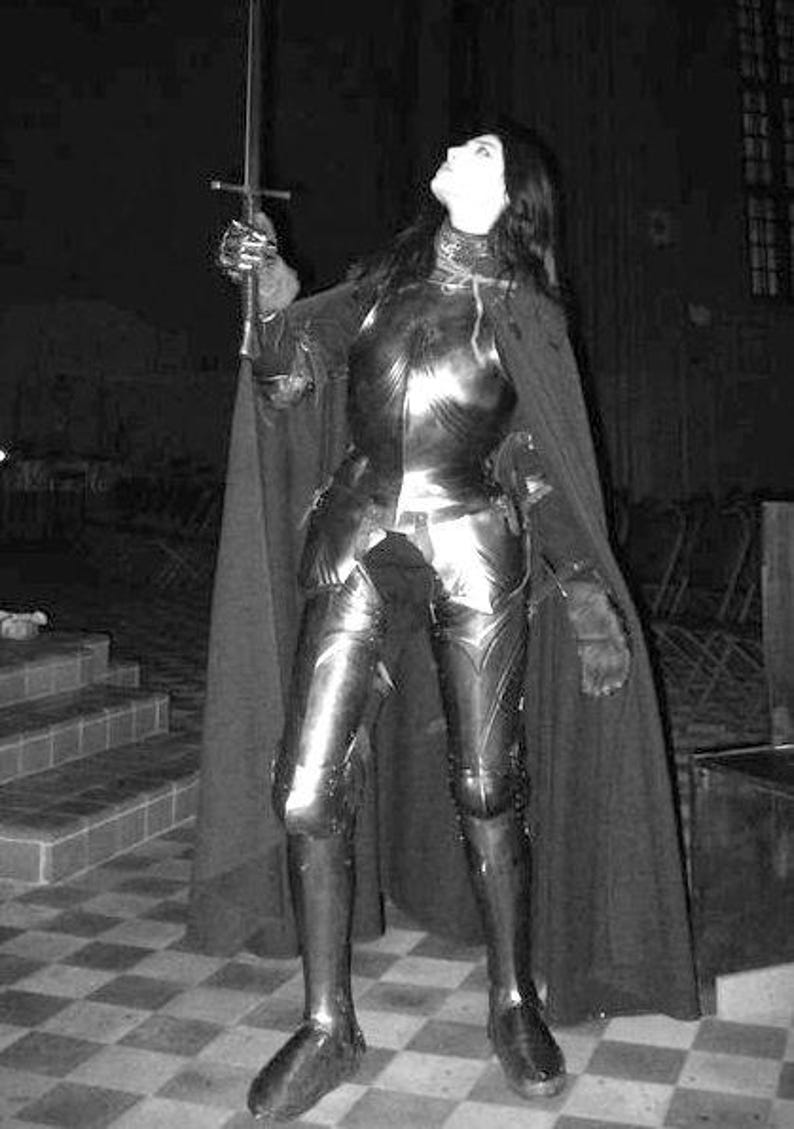 Lady warrior full armor suit for LARP and cosplay with sword and gauntlets