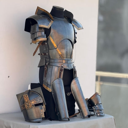 Side profile of LOTR Dwarven knight armor showing pauldrons and greaves