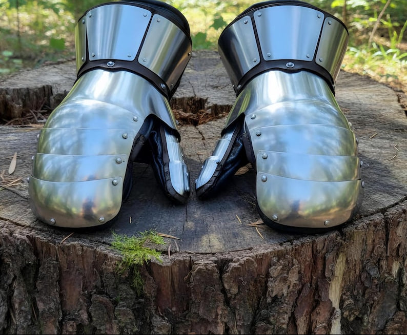 Medieval Fantasy Warrior Gauntlets Armor handcrafted from high-quality steel for authentic knight hand protection
