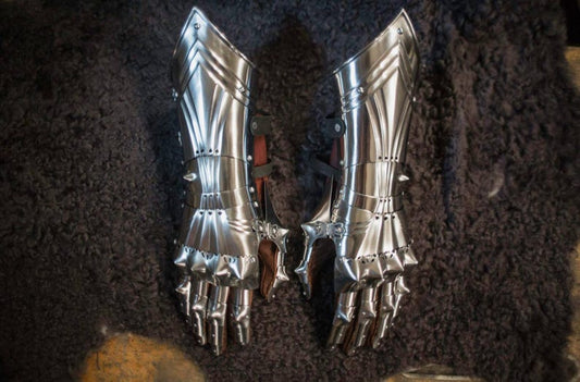 Medieval Armor Gloves Set – Handmade Gothic Gauntlets for Cosplay