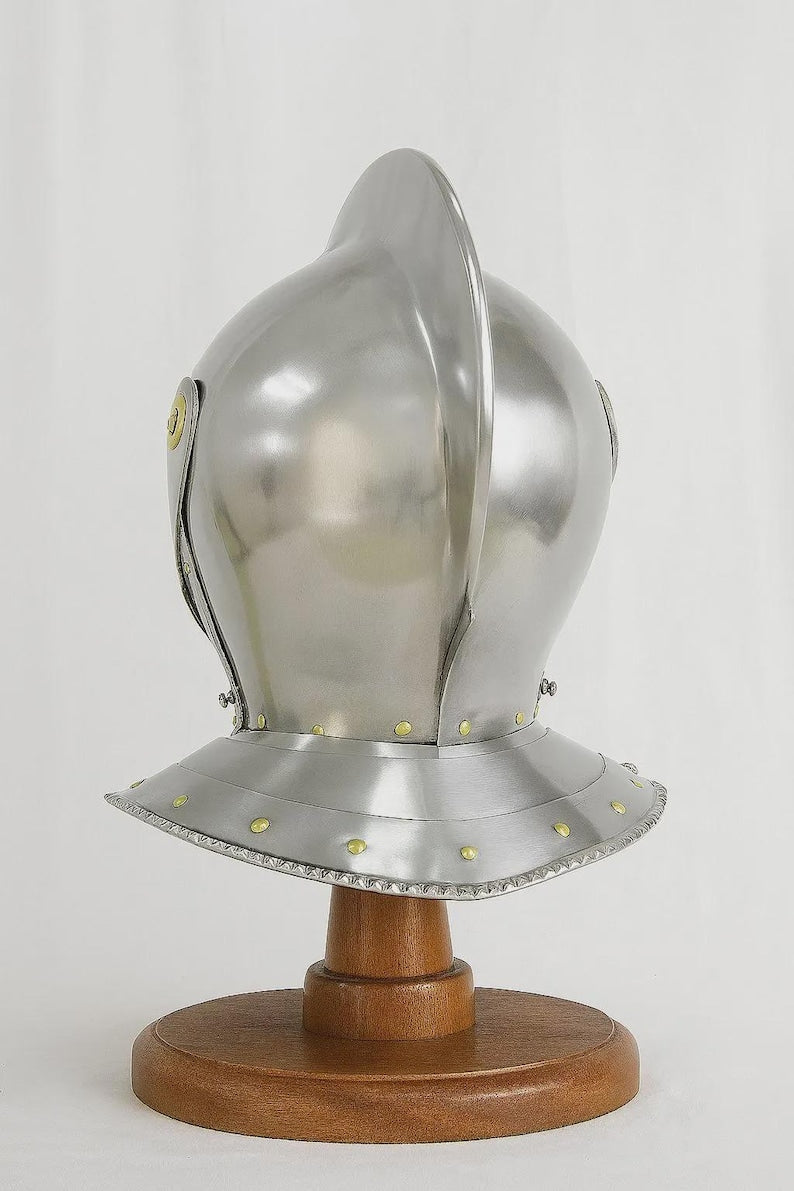 Medieval European Close Helmet with free leather liner – Display or cosplay armor