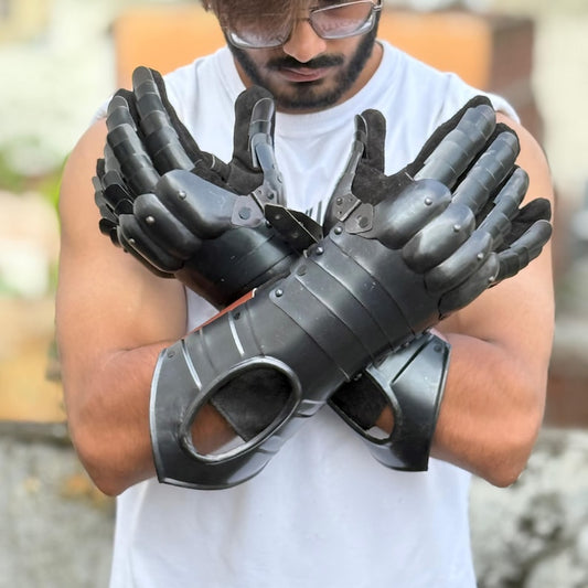 Shadowsteel Gothic Gauntlets antique black spiked armor gloves for medieval knights and dark fantasy cosplay